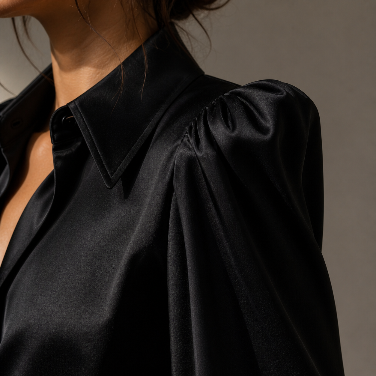 Noire | Blusa Satinada Negra Elegante para Mujer
